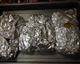Foto langkah ke 6 dari resep Salmon, Sosis dan Udang bungkus alumunium foil.