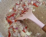 Foto langkah ke 1 dari resep Tumis udang bunga bawang.