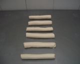 A picture of step 5 of Pan de Yuca.