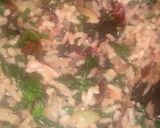 Foto del paso 1 de la receta: Arroz con hojas de remolacha!! 👌👌😊