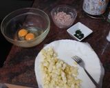 Foto del paso 2 de la receta: Tortilla de papas con pata asada y cilantro