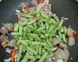Foto langkah ke 3 dari resep Tumis buncis, bakso, tahu.