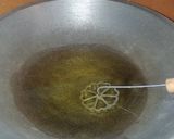 Foto langkah ke 4 dari resep Kembang goyang gurih.