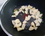 A picture of step 3 of Samak fry rice.