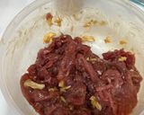 Hình bước làm 1 của món Salad Sốt Mè Rang Bò Trứng