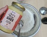 Foto del paso 1 de la receta: Galletitas de avena saladas con ghee ahumado