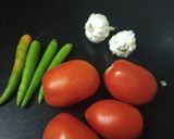A picture of step 1 of Tomato garlic chutney.