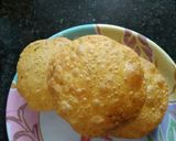 A picture of step 4 of Soft Methi Puri.