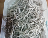 Foto del paso 1 de la receta: Gulas al ajillo con trompetas de los muertos 🍄🍄