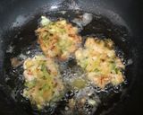 Foto langkah ke 2 dari resep Bakwan udang ala diet #debm #keto.