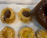 Foto langkah ke 5 dari resep Nastar, Putri Salju, Kastengel, Thumbprint Cookies, Banana Cookies, Chocohips Hazelnut Cookies.