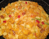 Foto del paso 6 de la receta: Tortilla de papas con verduritas🥕🥔🥒🥓🍠