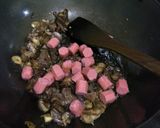 Foto langkah ke 3 dari resep Tumis Daging Sosis.