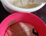 Foto langkah ke 3 dari resep Bolu kukus pandan coklat.