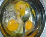 Foto langkah ke 4 dari resep Omelete Jamur Daun Katuk.