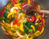 Tejszínes sajtos zöldséges csirkemell tészta recept fázis 2 fotója
