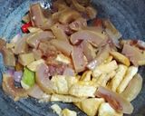 Foto langkah ke 5 dari resep Gongso Kikil dan Tahu.