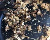 Foto del paso 2 de la receta: Salsa blanca de pollo champiñón