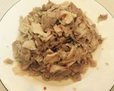 Hình bước làm 3 của món Salad rau mầm và thịt hấp