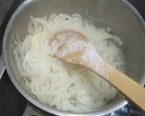 Une image de l'étape 1 de Soupe à l'oignon.