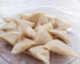 A picture of step 6 of Chicken veg samosa.
