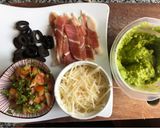 Hình bước làm 2 của món Bruschetta Bơ, Olive 🫒 & Phô Mai Parmesan