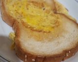 A picture of step 4 of Bread omelette.