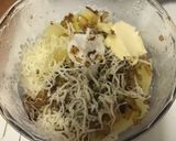A picture of step 3 of Potato mash with onion and cheese.