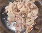 รูปขั้นตอนการทำที่ 3 ของ ก้อยคั่วหมู,ตับ,หนังหมู