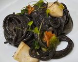 Foto del paso 8 de la receta: Spaghetti negro en salsa de sepia con camagrocs y espárragos