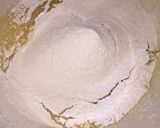 Foto langkah ke 6 dari resep Bolu karamel / sarang semut.