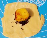 Foto langkah ke 5 dari resep Bolen Pisang 'Coklat Keju'.