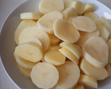 Foto del paso 1 de la receta: Filetes de cordero con patatas al horno