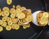 बनाना चिप्स (banana chips recipe in marathi) रेसिपी स्टेप 4 फोटो 