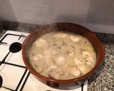 Foto del paso 6 de la receta: Rape en salsa verde de espárragos con almejas