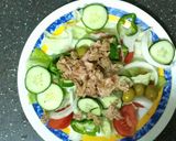 Foto del paso 2 de la receta: Ensalada de atún con salsa de yogur