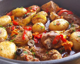 Foto del paso 12 de la receta: Cazuela de pollo estofado a la sobrasada con patatas y olivas negras