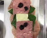 Foto del paso 1 de la receta: Pechuga rellena de espinaca, queso, jamón y ciruelas