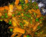 A picture of step 5 of Gajar or matar ki sabji.