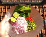 Foto langkah ke 1 dari resep Tongkol Suwir Sambal Matah.