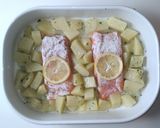Foto del passaggio 4 della ricetta Salmone al forno con patate
