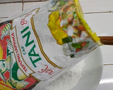 Foto langkah ke 1 dari resep Peyek Kacang Kembang Goyang.