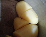 A picture of step 1 of Aloo Bharay parathay.