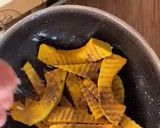 A picture of step 2 of Pumpkin chips 🍟🎃.