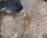 A picture of step 2 of Bhagari Piyaz(fried onion).