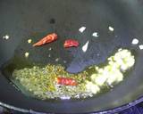 Stir Fried Spinach with Garlic and Green Peas recipe step 1 photo