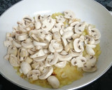 Foto del paso 4 de la receta: Pavo con champiñones