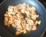 Foto del paso 2 de la receta: Tallarines con champiñones y ajo