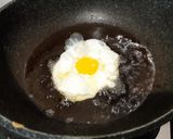 Foto langkah ke 1 dari resep Telur mata sapi.