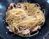 A picture of step 5 of Tuna Mushroom Linguine.